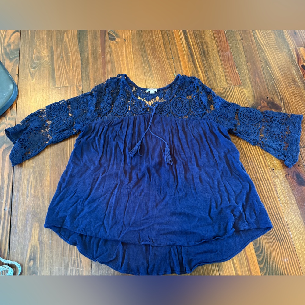 Women’s Navy Blue Lace Sleeve Peasant Top- L